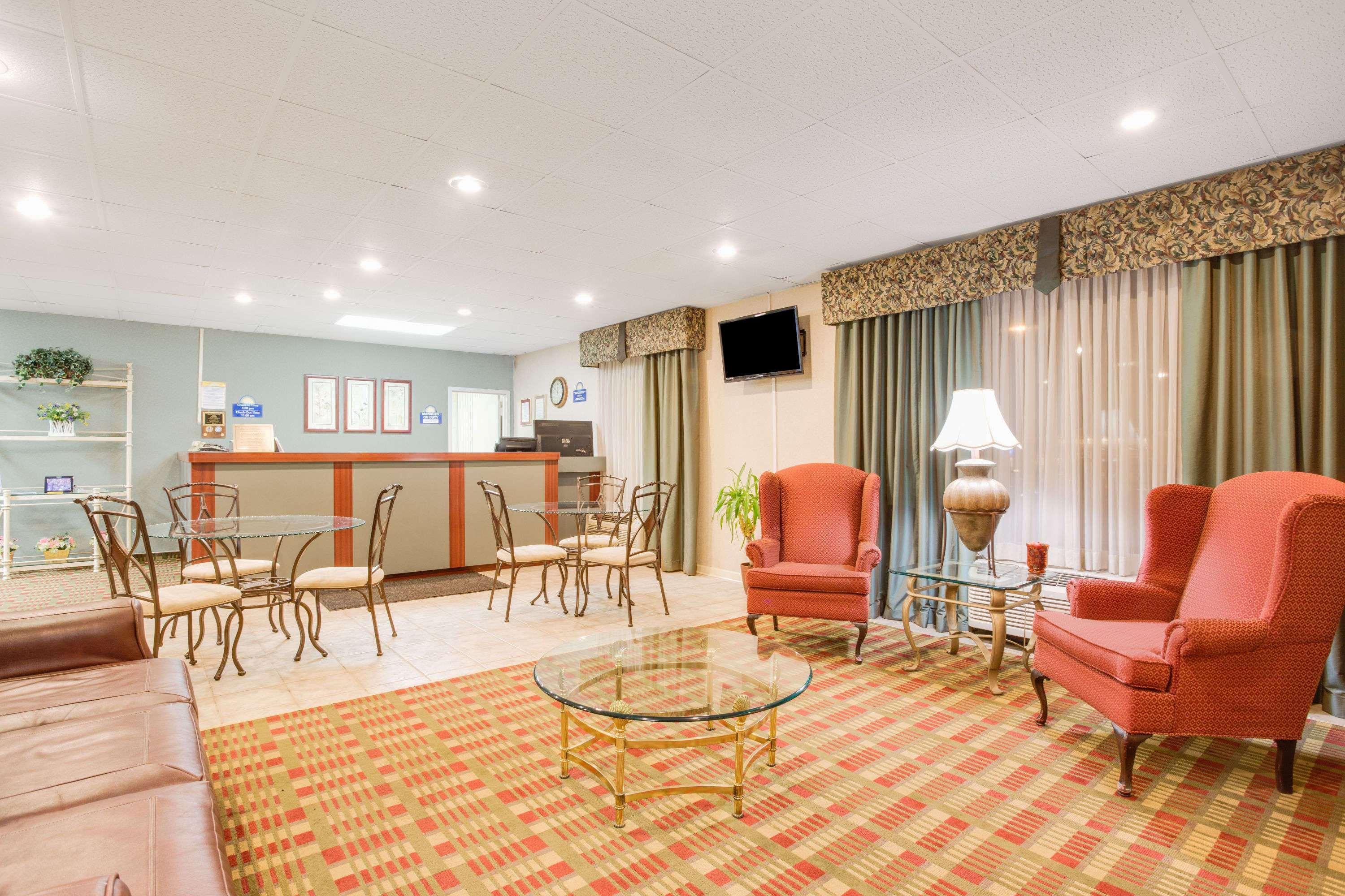 Days Inn By Wyndham קיימברידג' מראה חיצוני תמונה