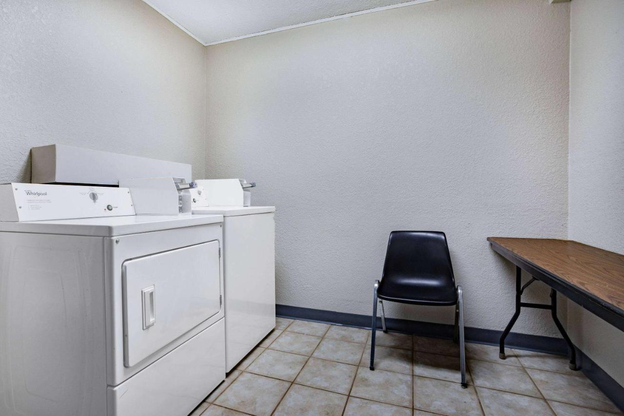 Days Inn By Wyndham קיימברידג' מראה חיצוני תמונה