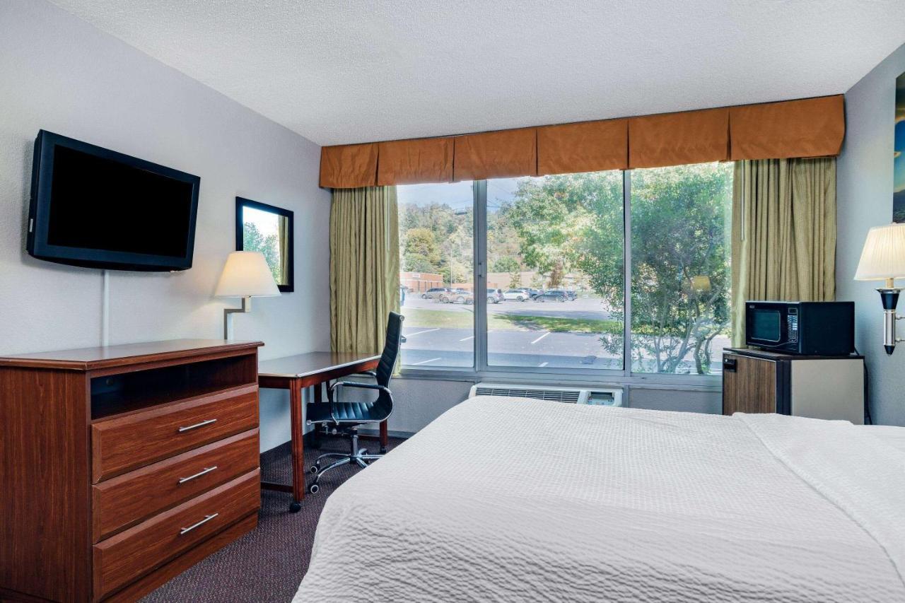 Days Inn By Wyndham קיימברידג' מראה חיצוני תמונה